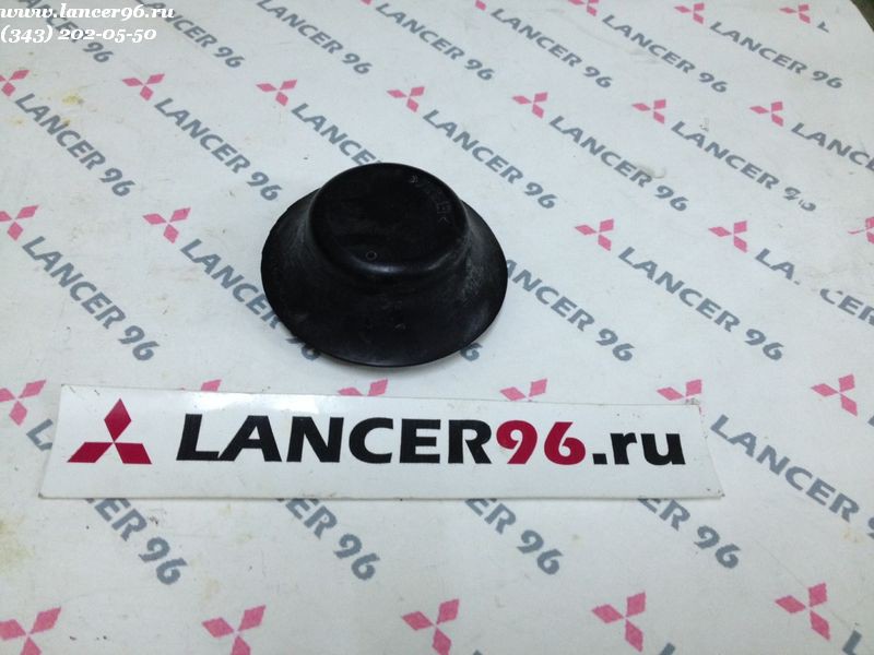 Заглушка резиновая на стойку Lancer X - Оригинал