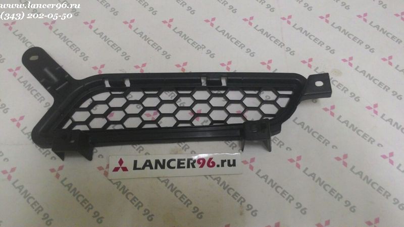 Решетка радиатора правая (рестайл) Mitsubishi Lancer X - Дубликат