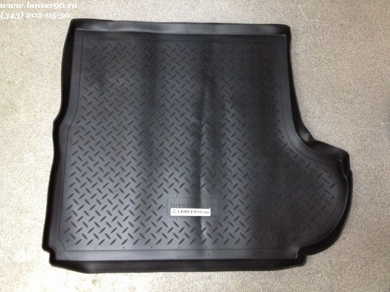 Ковер в багажник под сабвуфер (полиуретан) Outlander XL 